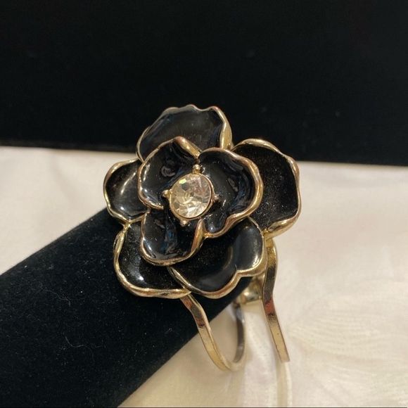 Vintage Jewelry - Vintage Black Enamel Flower Clamper Bracelet